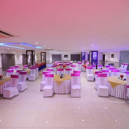 Airport Hotel Bollywood Paradise Нью-Дели Экстерьер фото