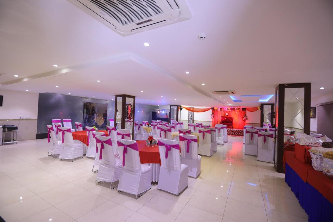 Airport Hotel Bollywood Paradise Нью-Дели Экстерьер фото