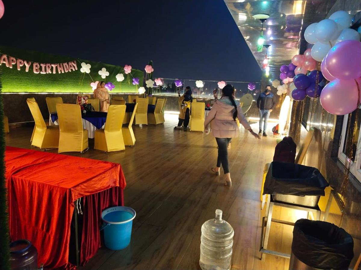 Airport Hotel Bollywood Paradise Нью-Дели Экстерьер фото
